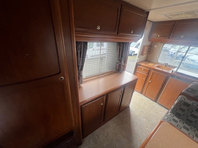 0000014960_capucine_challenger_280_ford_2_5l_85cv_19958