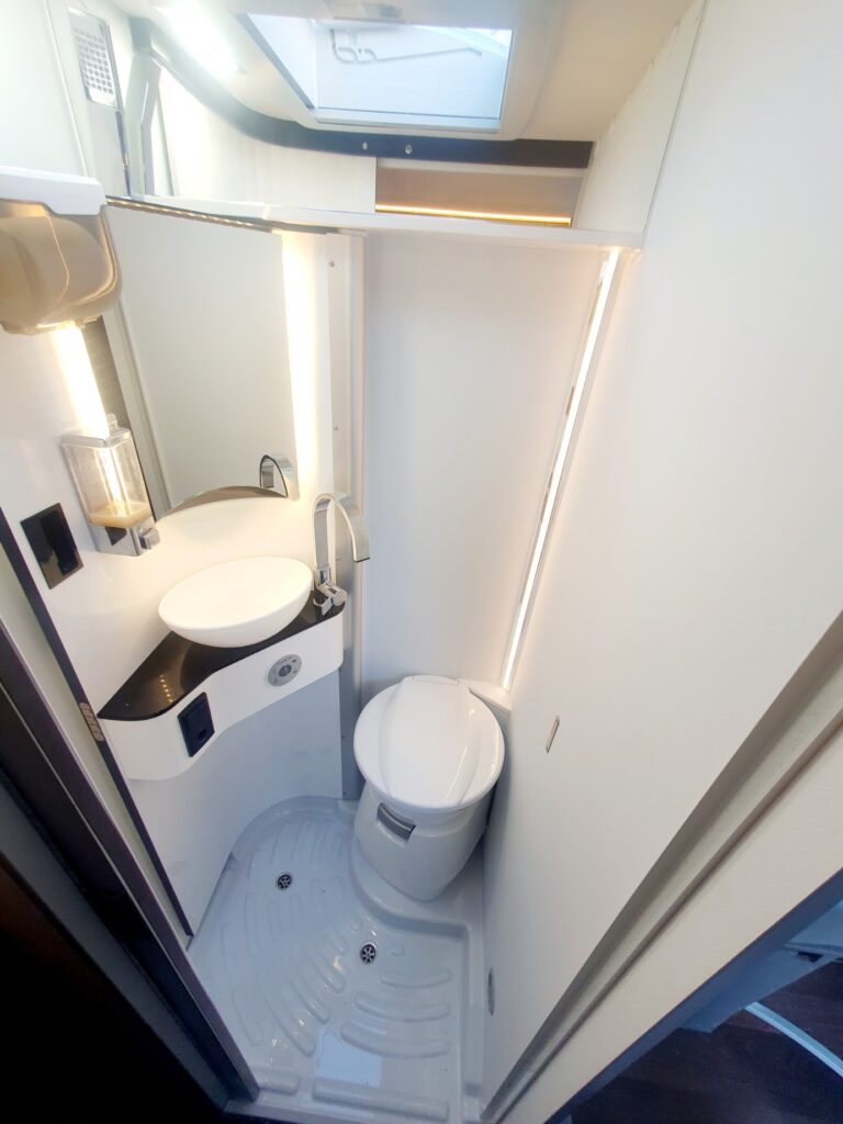 0000014981_fourgon_possl_summit_600_l_shine_citroen_jumper_2_2l_14ch_20245