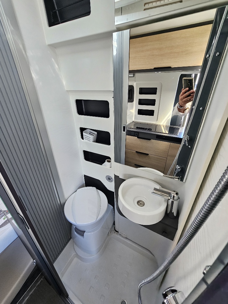 0000010153_fourgon_dreamer_d51_fun_ford_2_0l_170cv_auto_20237