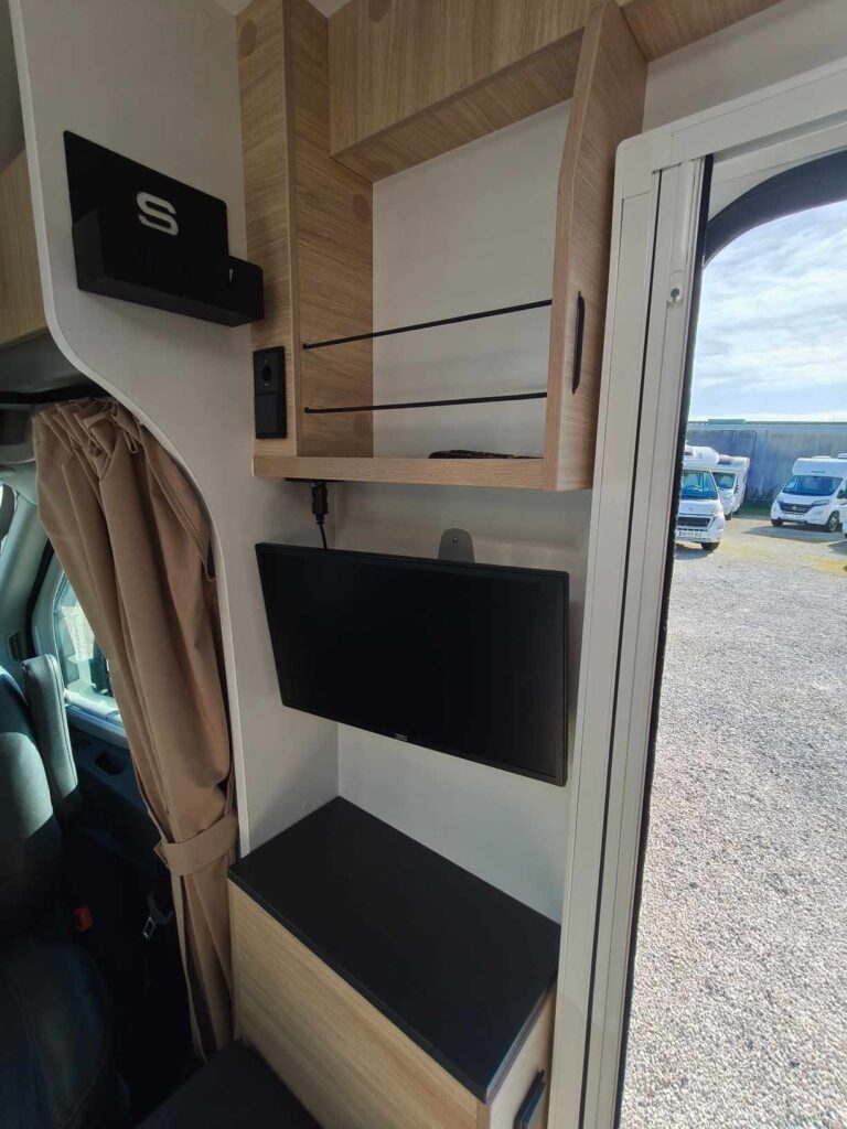 0000011189_profile_challenger_s_217_ga_sport_edition_ford_2_0l_170cv_bva_202313