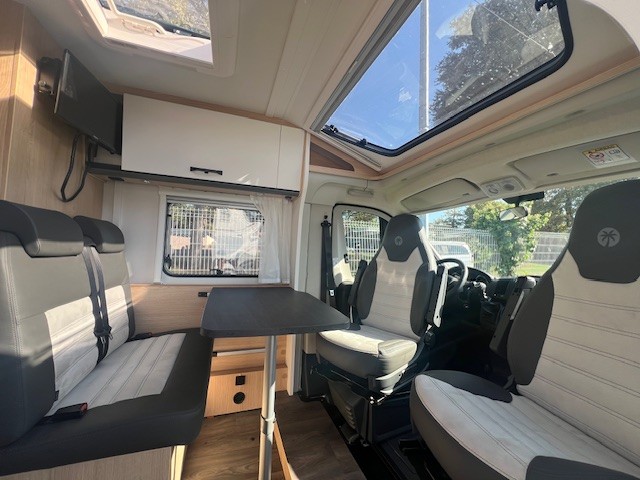 0000011568_profile_sunlight_v66_adventure_edition_citro_n_jumper_2_2l_140cv_20243