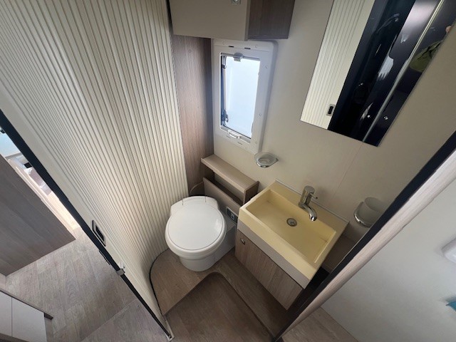 0000012872_profile_chausson_718xlb_limited_edition_ford_2_2l_170ch_201711