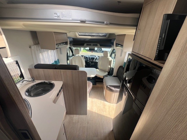 0000012872_profile_chausson_718xlb_limited_edition_ford_2_2l_170ch_201713