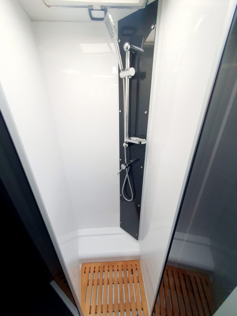 0000013364_profile_challenger_328_graphite_premium_ford_2_0l_170cv_boite_auto_20228