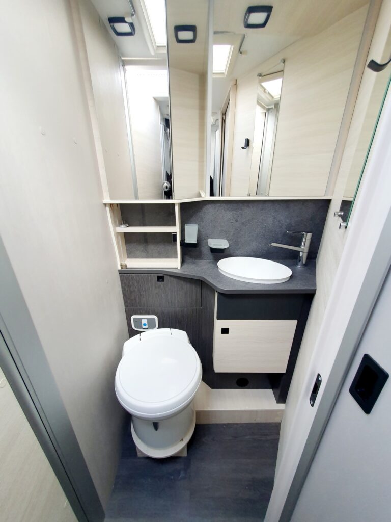 0000013364_profile_challenger_328_graphite_premium_ford_2_0l_170cv_boite_auto_20229