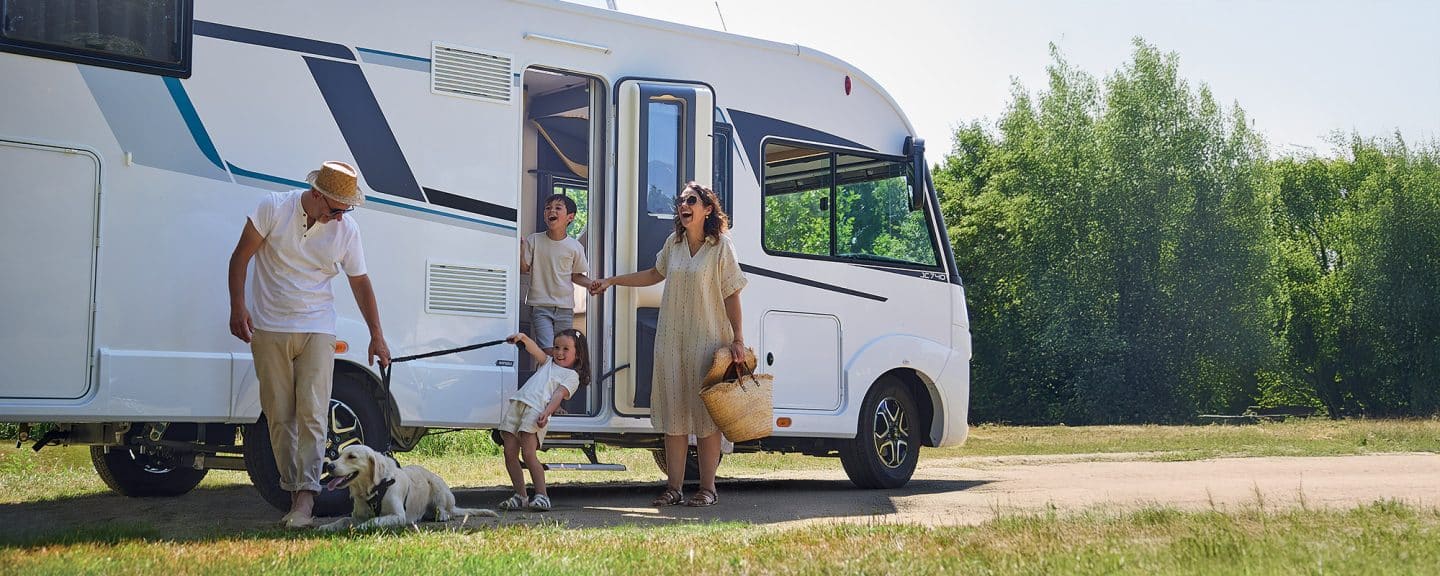 famille_camping_car_intégral