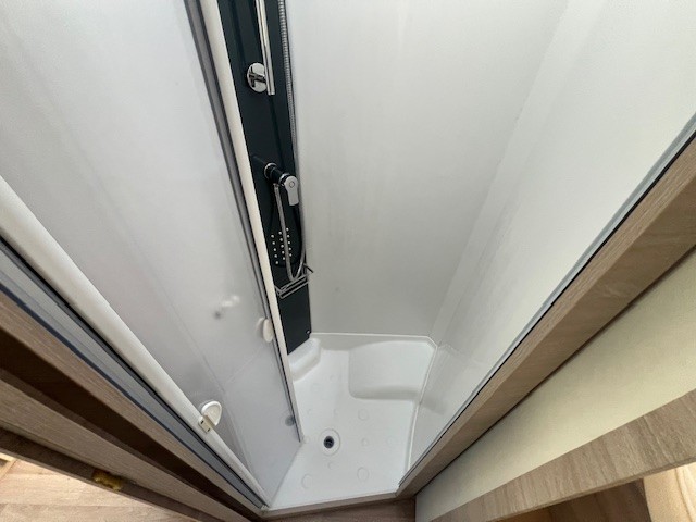 0000008922_profile_rapido_686f_fiat_ducato_2_2l_140cv_20227