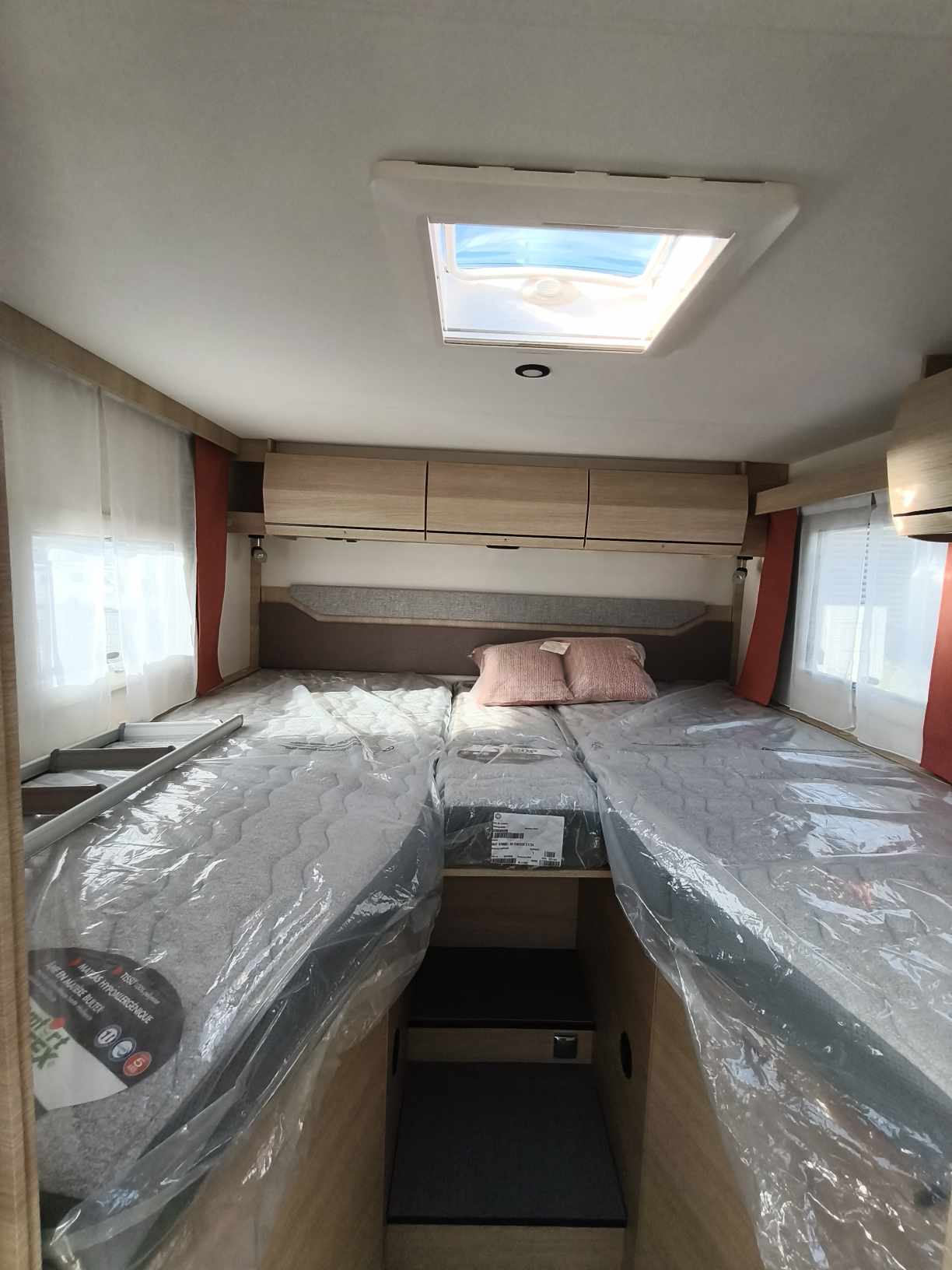 CAMPING CAR RAPIDO 666 F