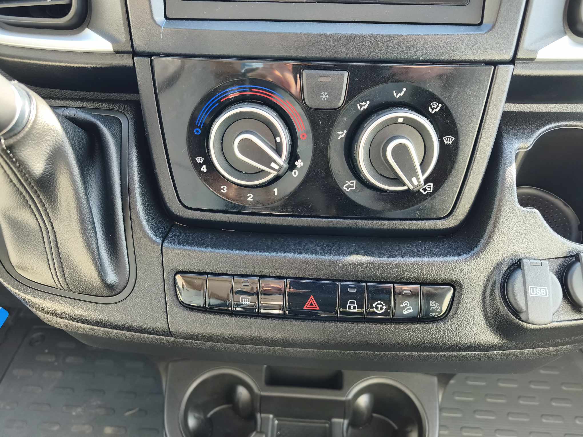 CAMPING CAR RAPIDO 666 F