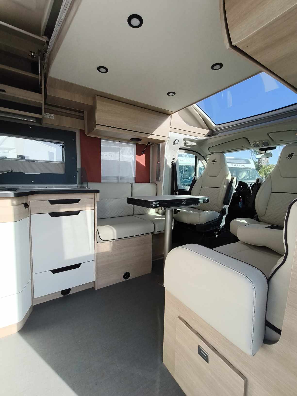 CAMPING CAR RAPIDO 666 F