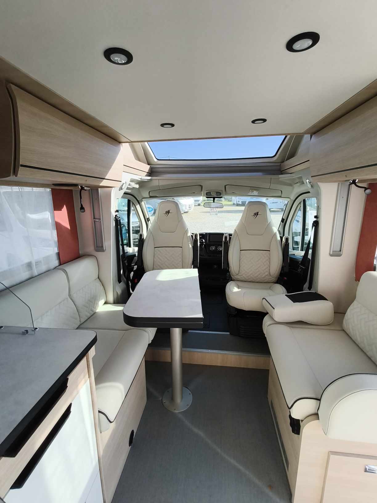 CAMPING CAR RAPIDO 666 F