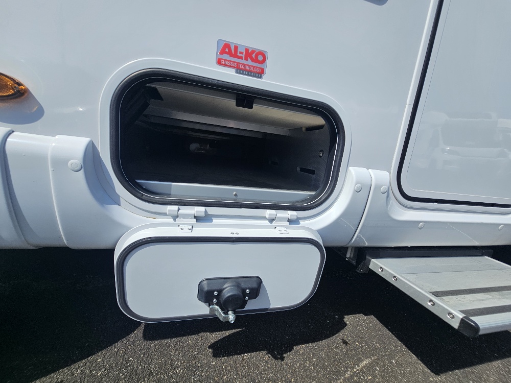 CAMPING CAR RAPIDO I 96 M