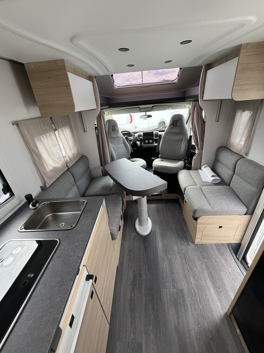 CAMPING CAR CHALLENGER 318 ANNIVERSARY