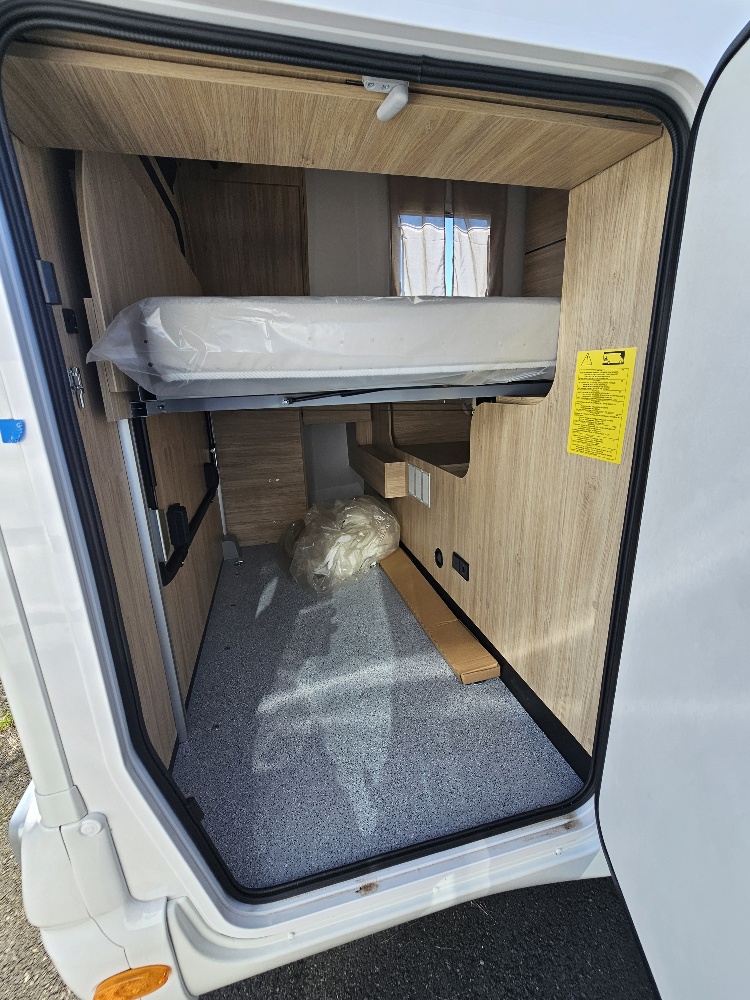 CAMPING CAR CHALLENGER 318 ANNIVERSARY