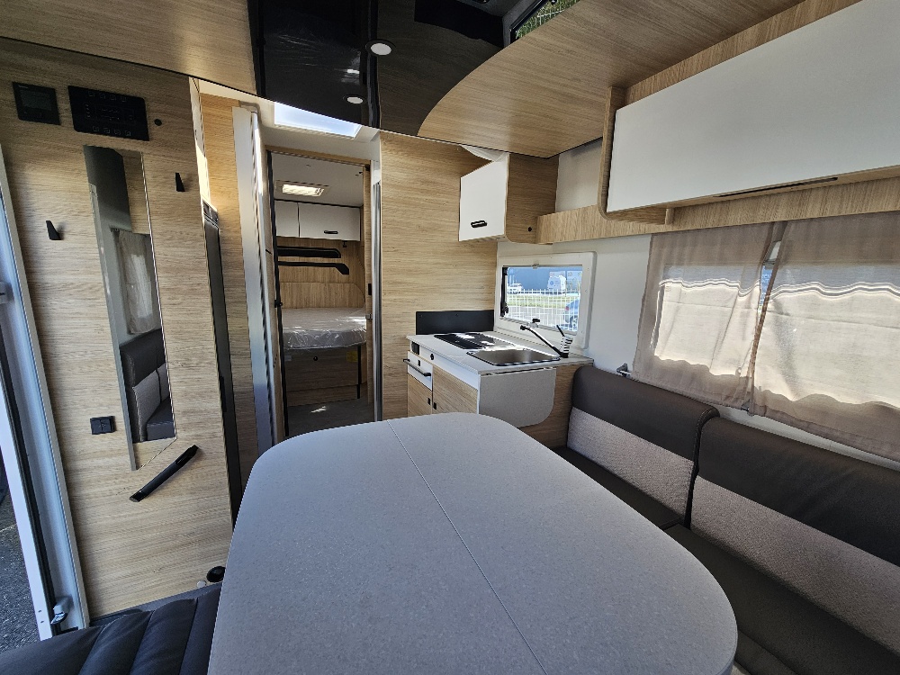 CAMPING CAR CHALLENGER 318 ANNIVERSARY