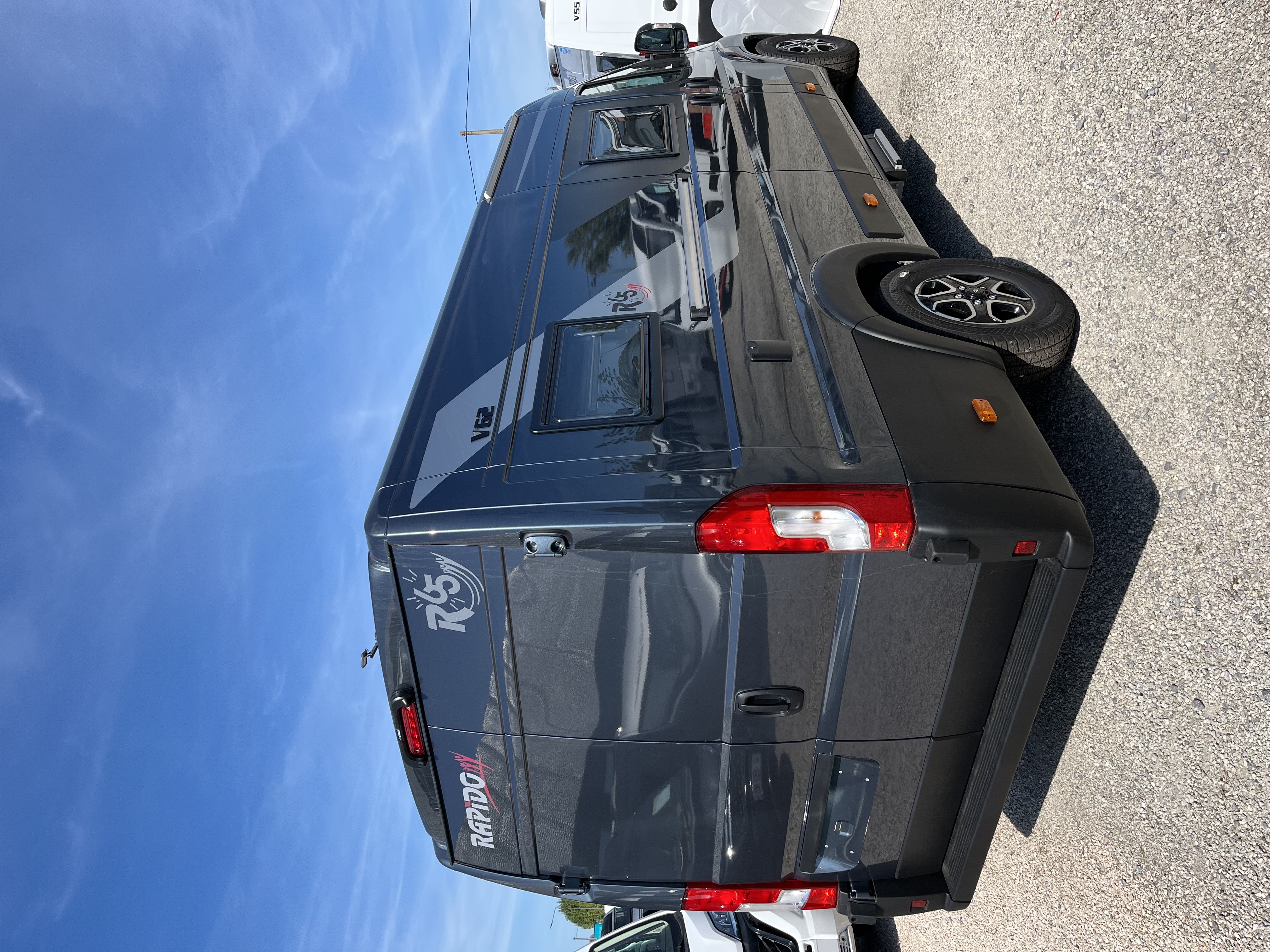 FOURGON RAPIDO V62 65ANS