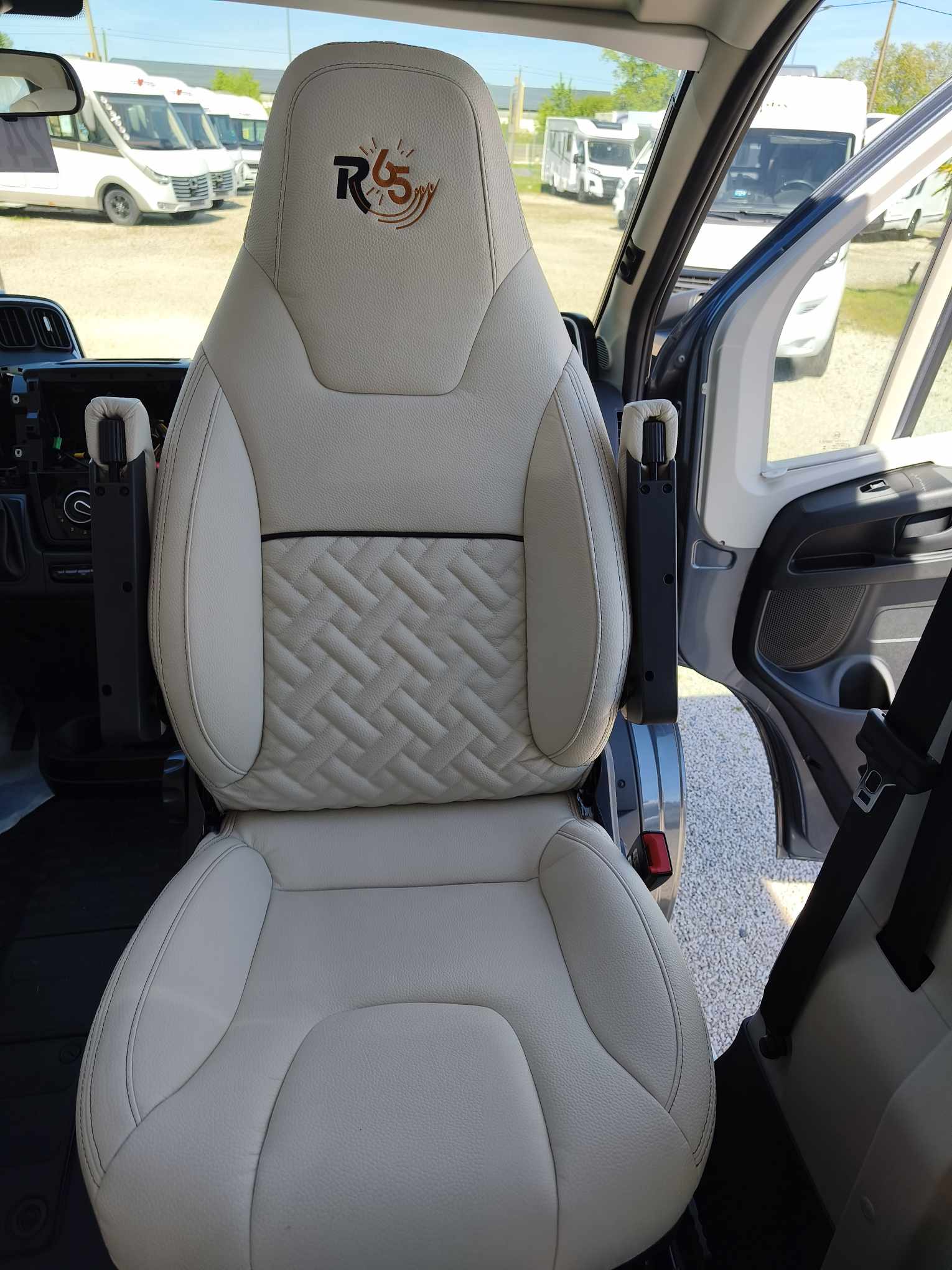 CAMPING CAR RAPIDO 696F 65ANS