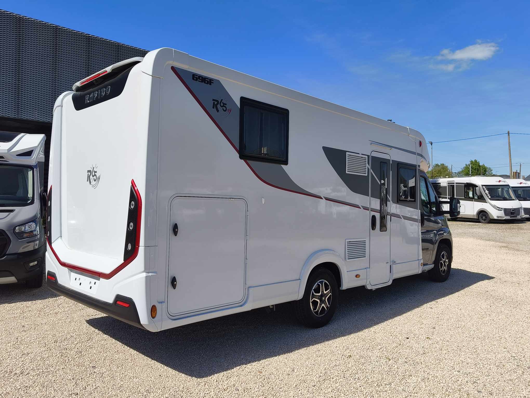 CAMPING CAR RAPIDO 696F 65ANS