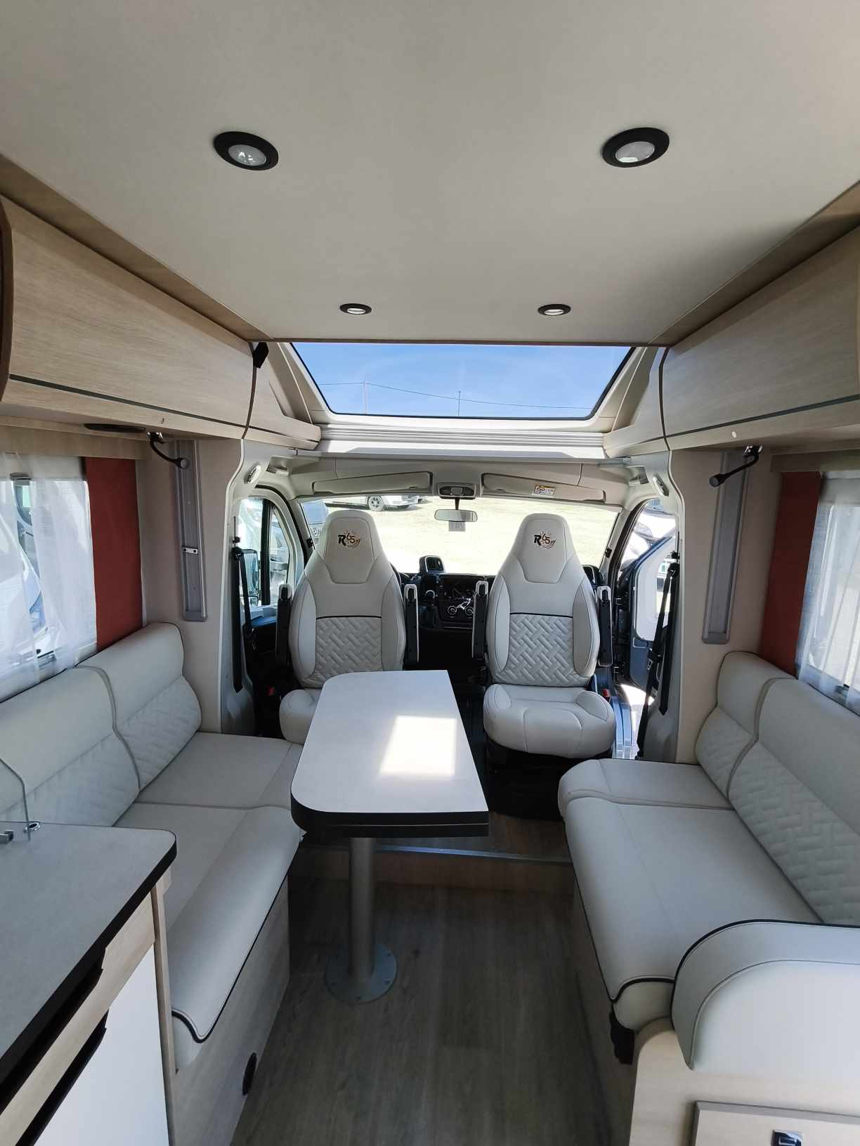 CAMPING CAR RAPIDO 696F 65ANS