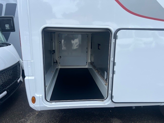 CAMPING CAR RAPIDO 696F 65ANS