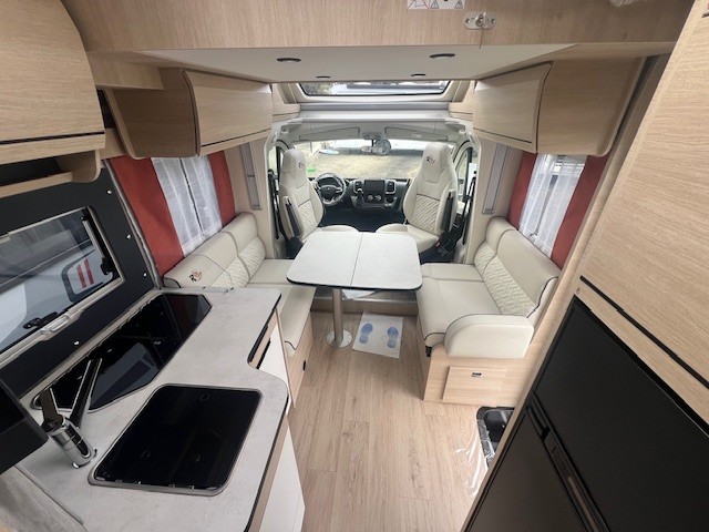 CAMPING CAR RAPIDO 696F 65ANS