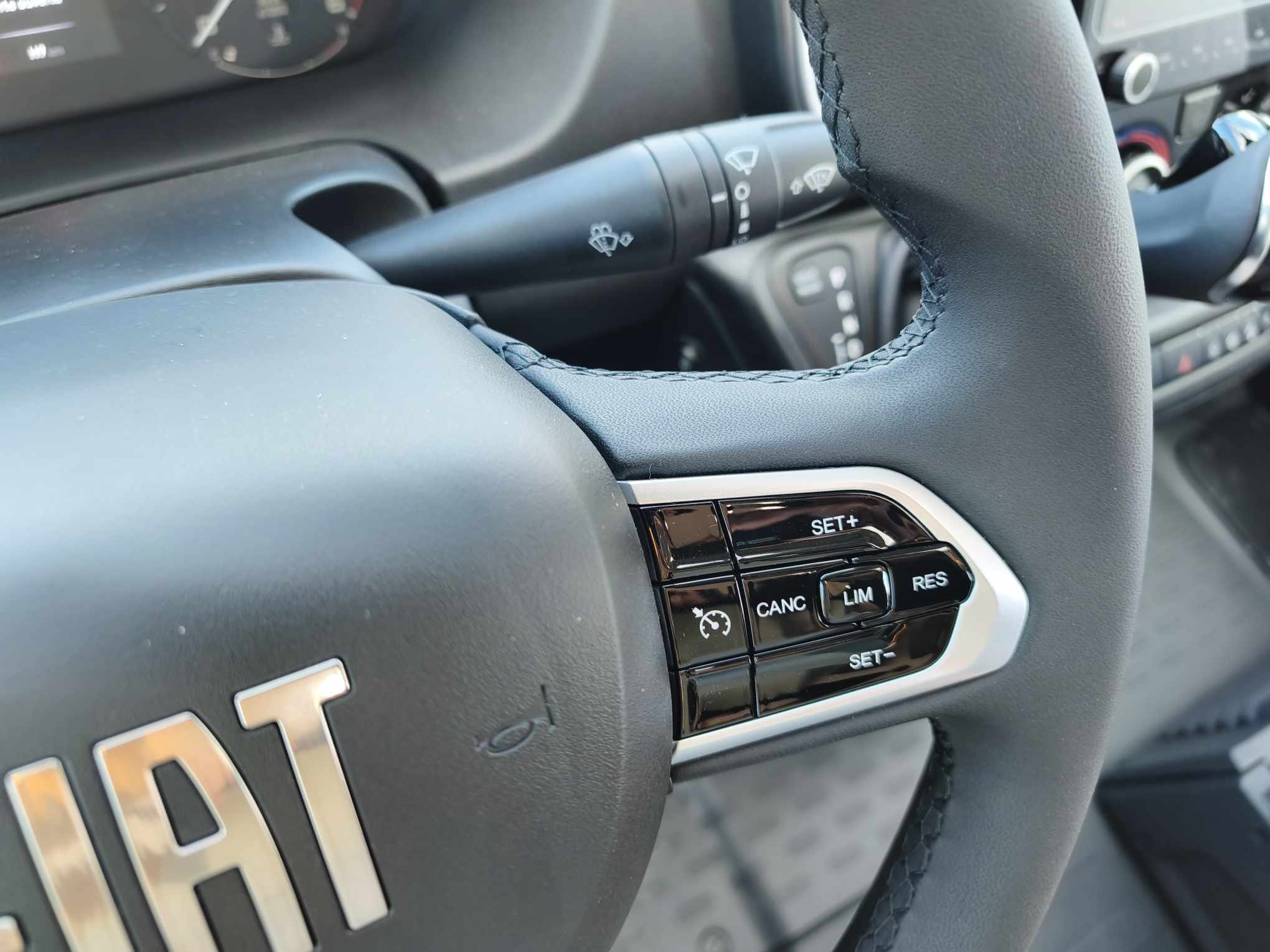 CAMPING CAR DETHLEFFS GLOBEBUS CAMP T4