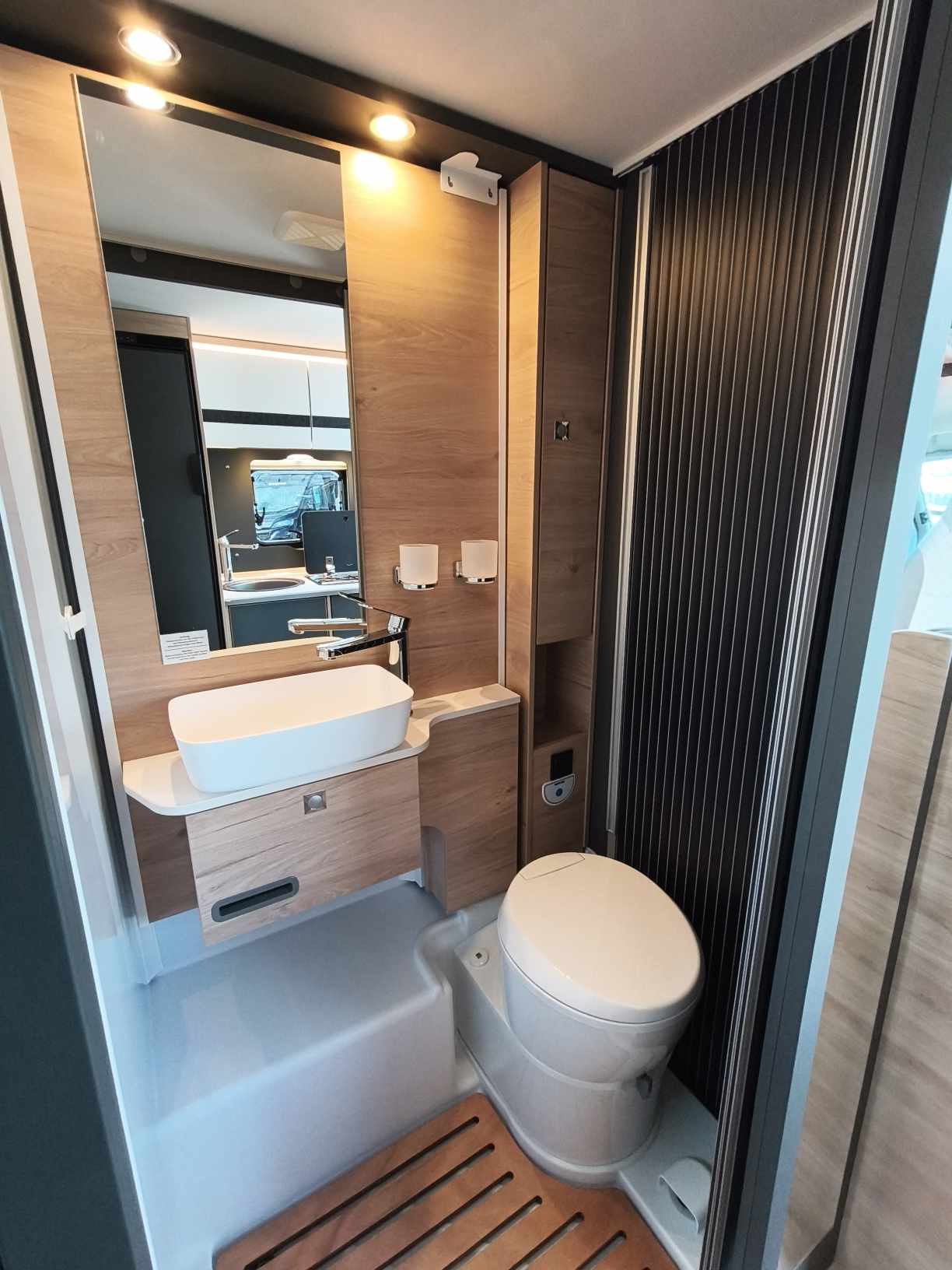 CAMPING CAR DETHLEFFS GLOBEBUS CAMP T4