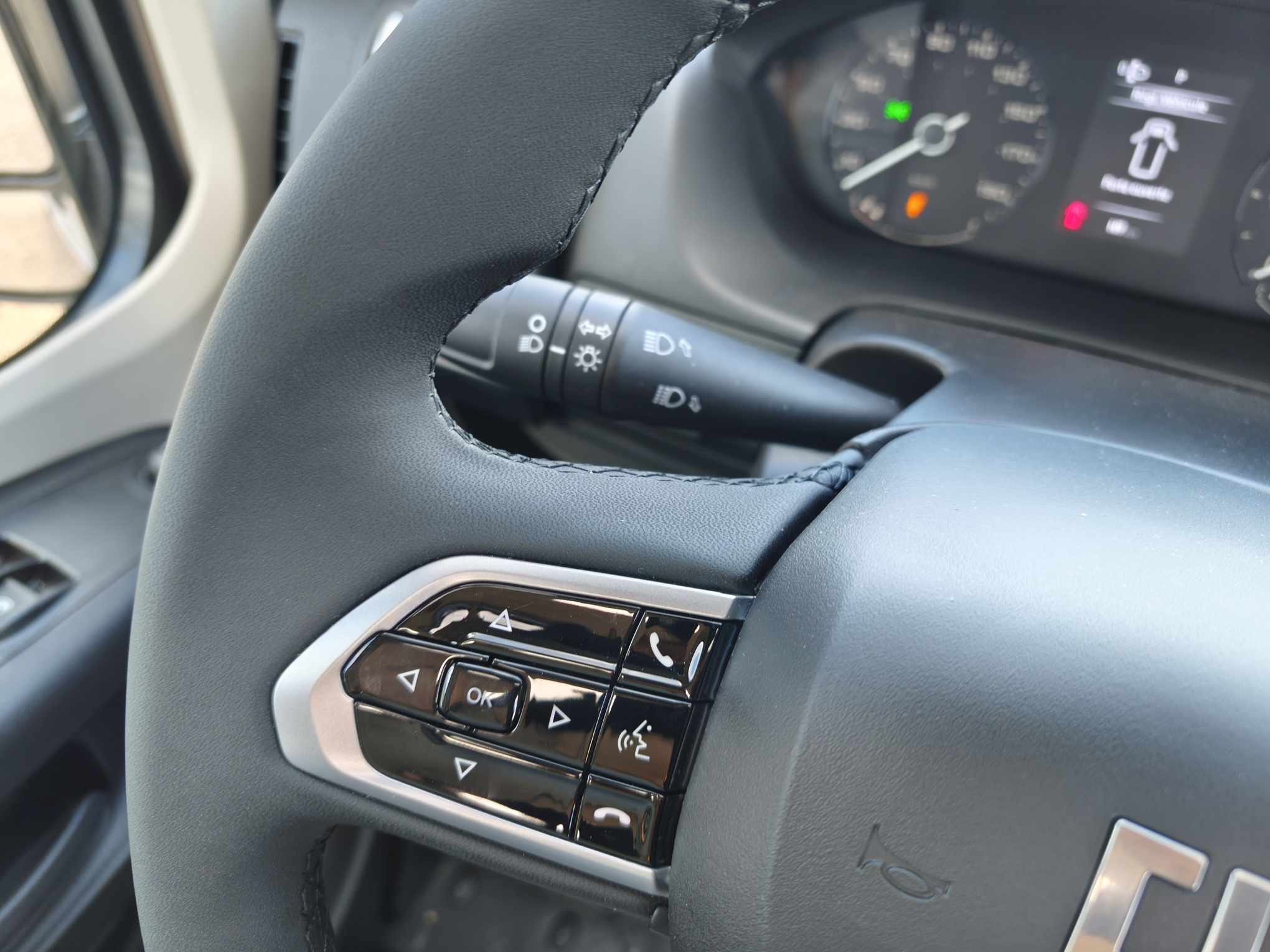 CAMPING CAR DETHLEFFS GLOBEBUS CAMP T4