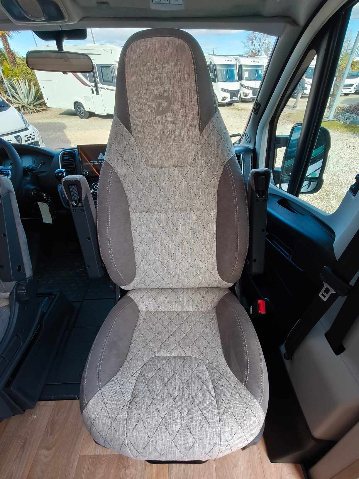 CAMPING CAR DETHLEFFS GLOBEBUS CAMP T4