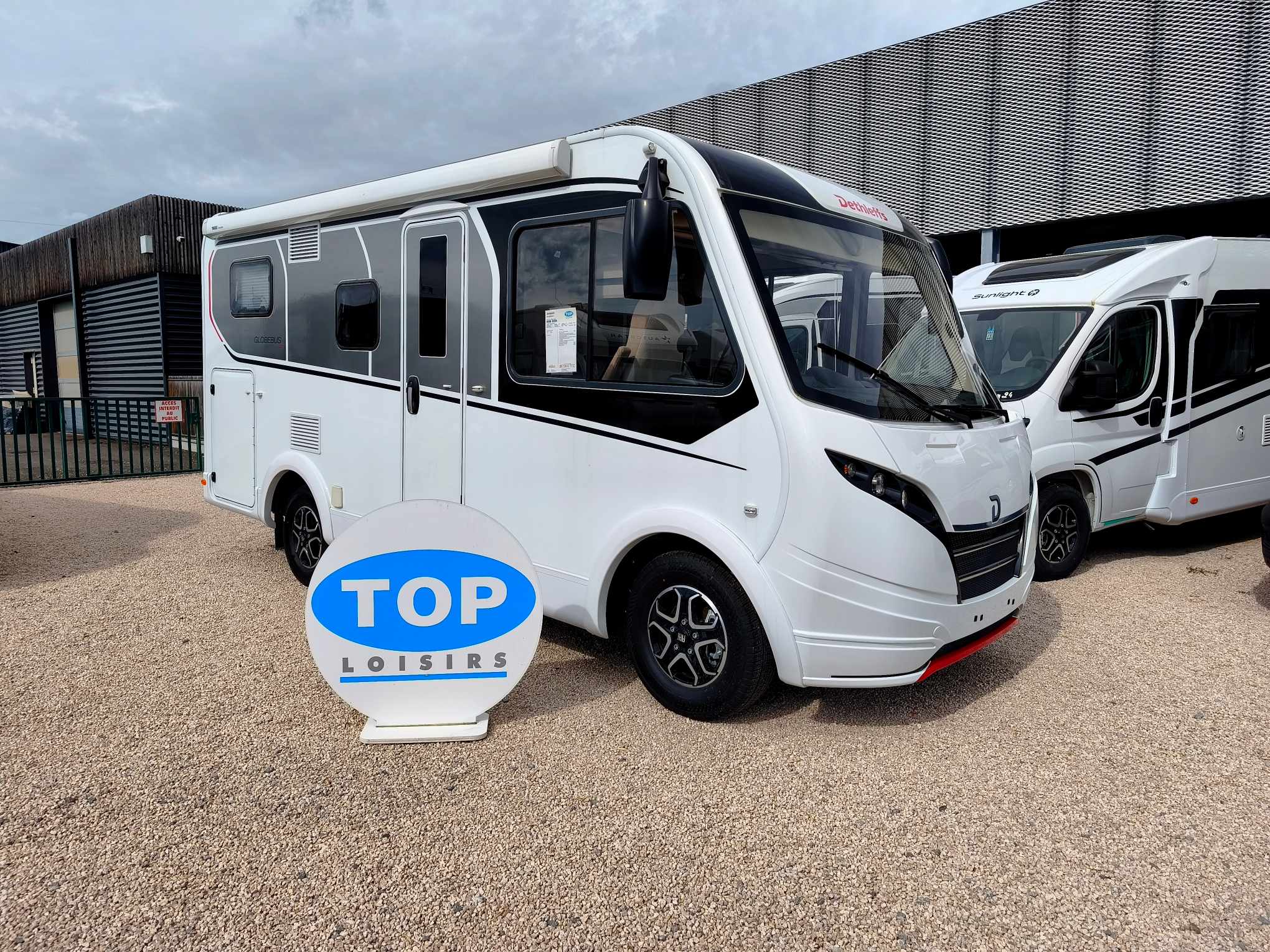 CAMPING CAR DETHLEFFS GLOBEBUS I1