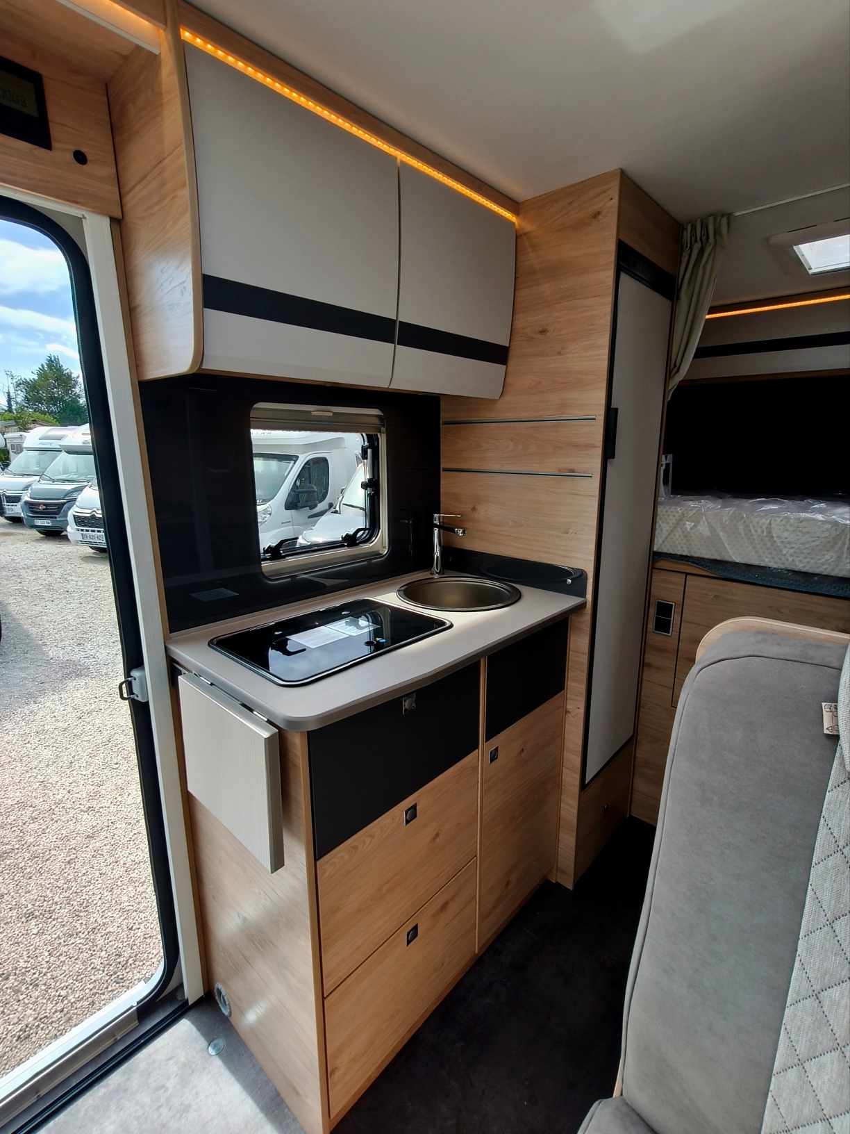 CAMPING CAR DETHLEFFS GLOBEBUS I1