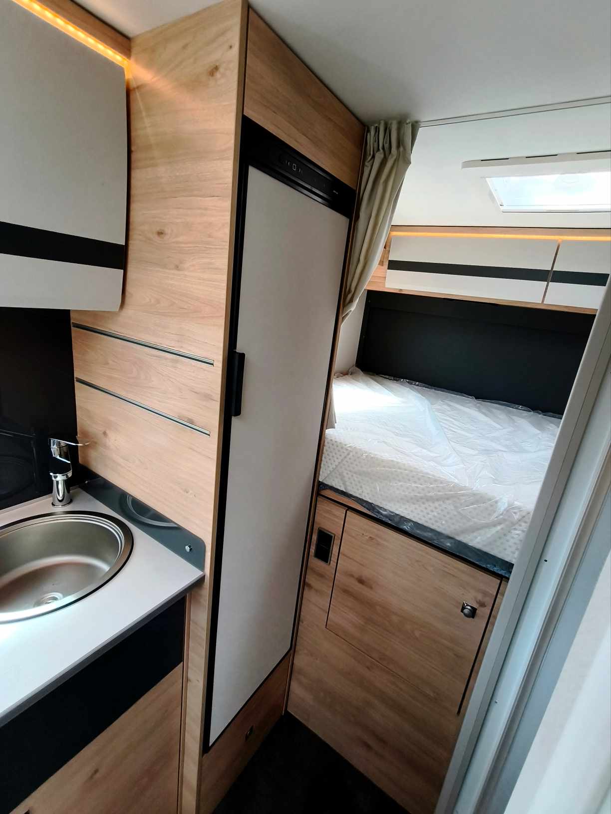 CAMPING CAR DETHLEFFS GLOBEBUS I1
