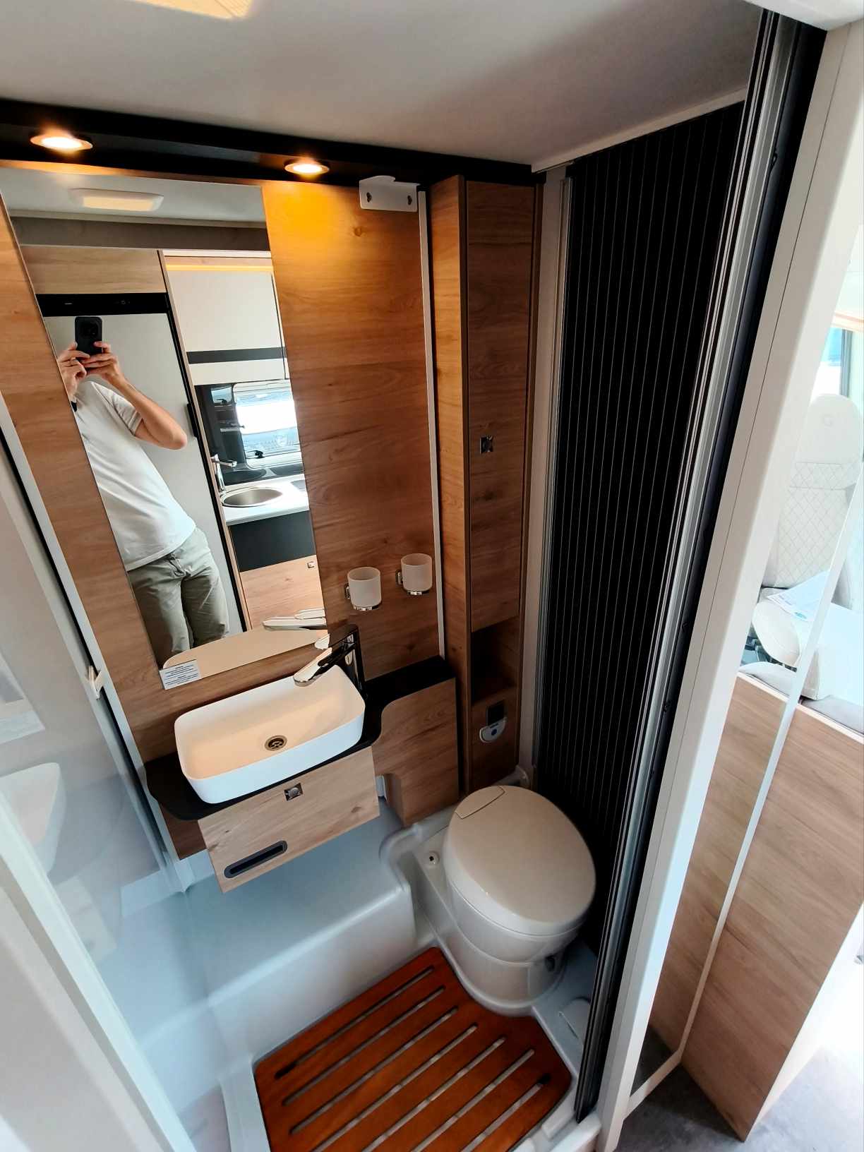 CAMPING CAR DETHLEFFS GLOBEBUS I1