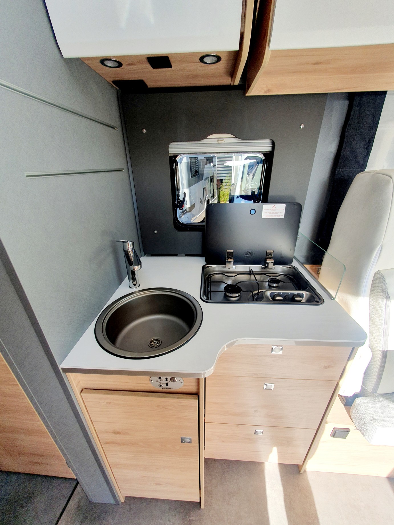 CAMPING CAR DETHLEFFS JUST T 7052 DBL