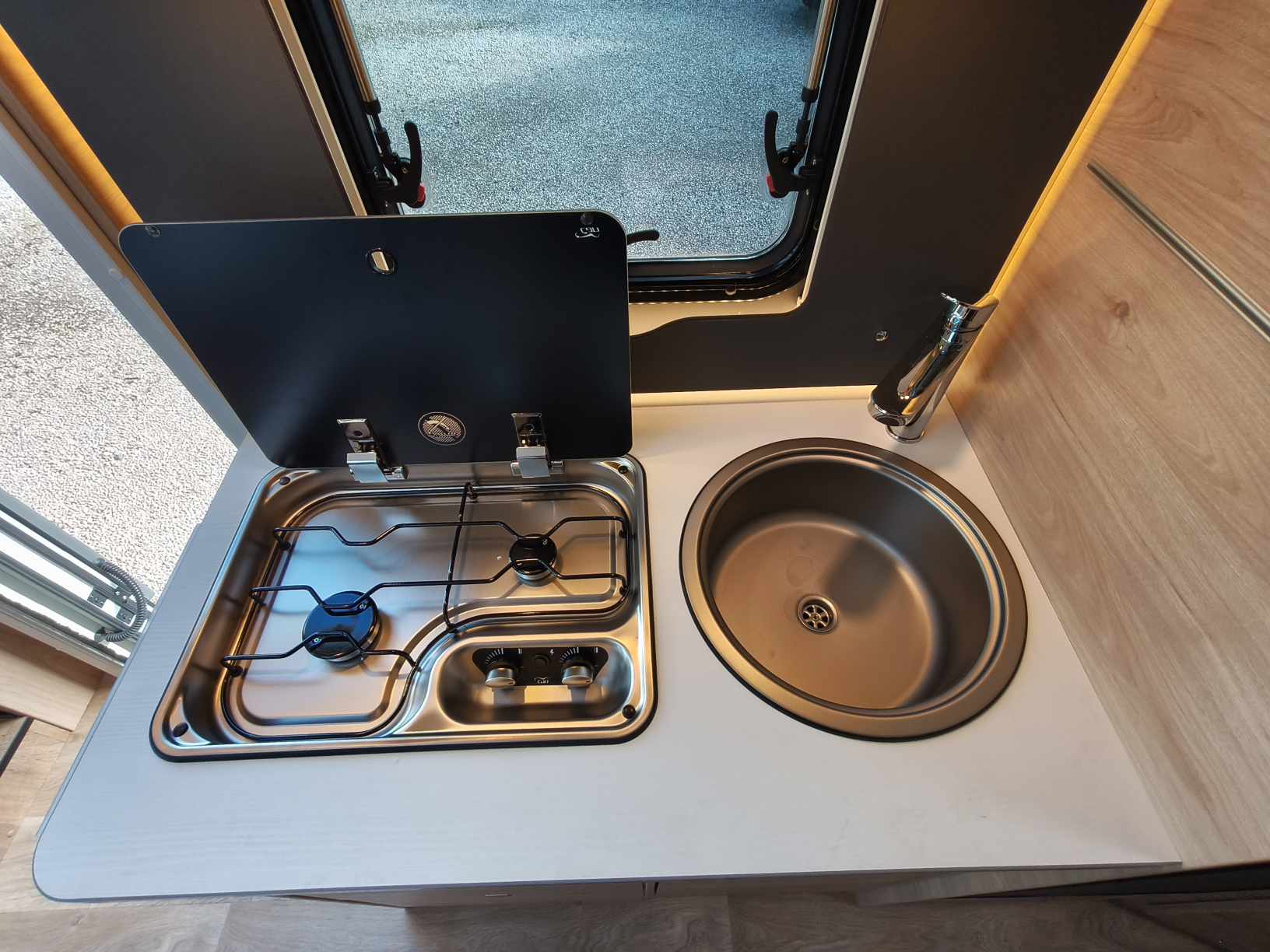 CAMPING CAR DETHLEFFS GLOBEBUS CAMP T4