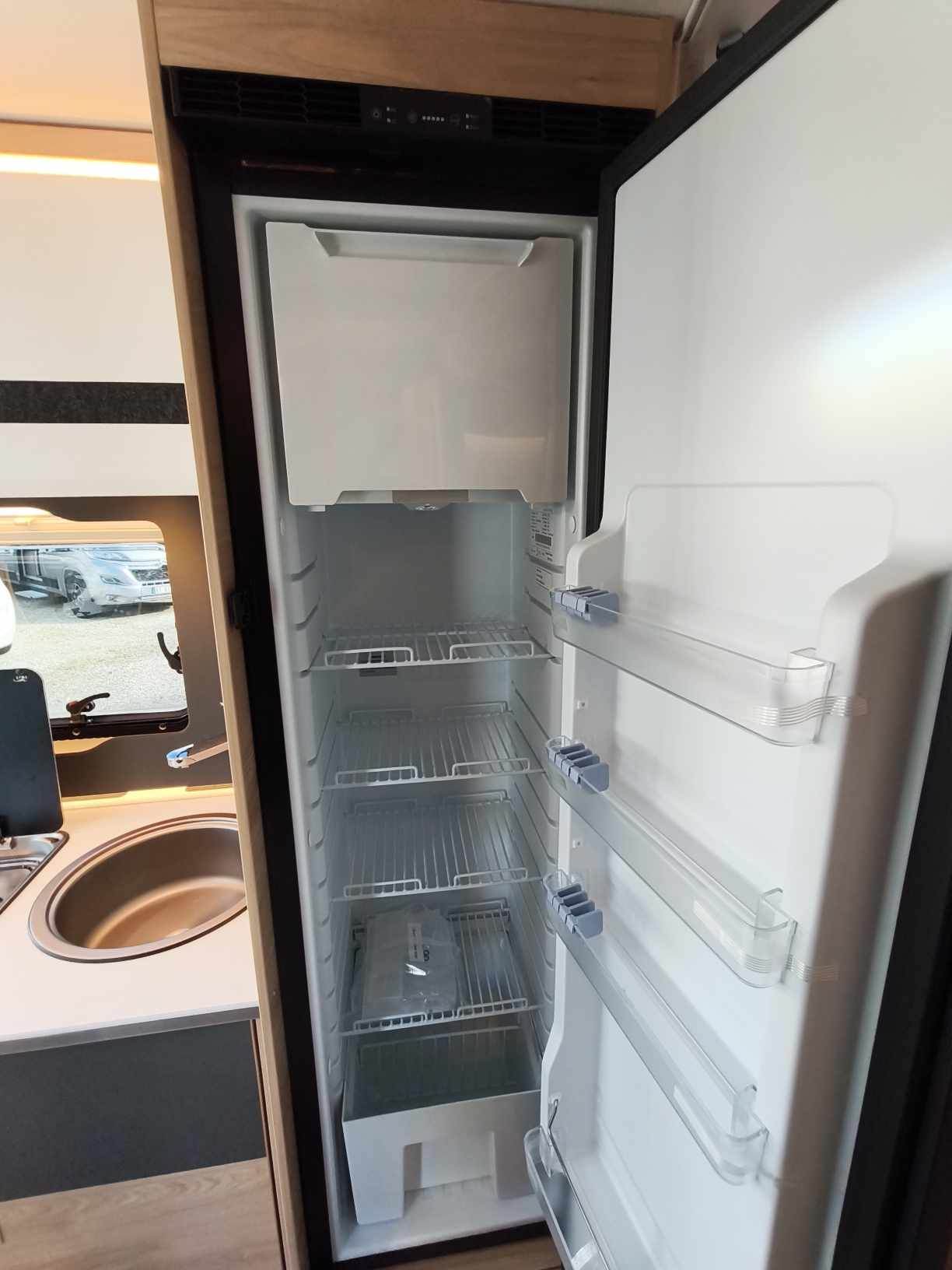 CAMPING CAR DETHLEFFS GLOBEBUS CAMP T4