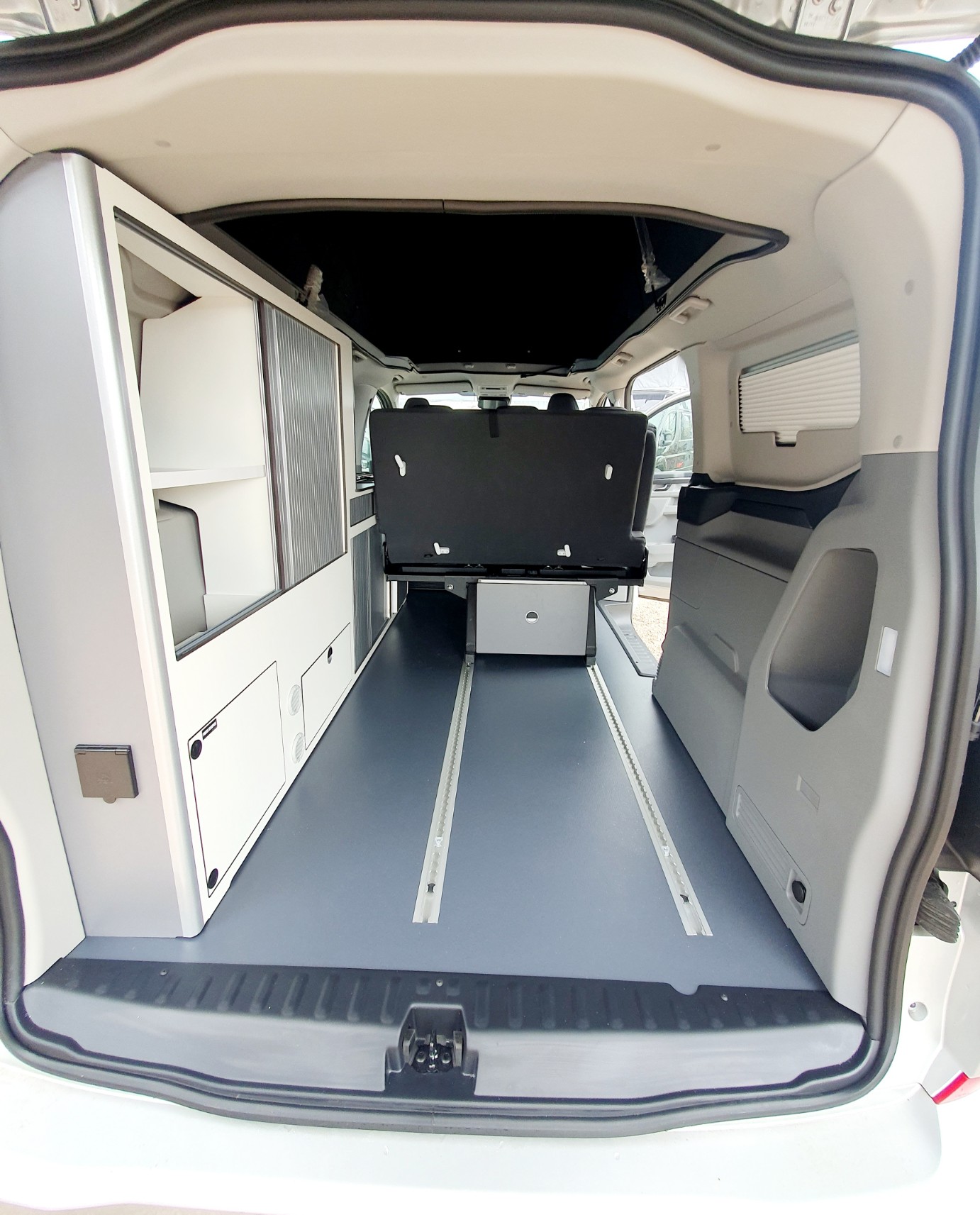 VAN FONT VENDOME AUTOCAMPER