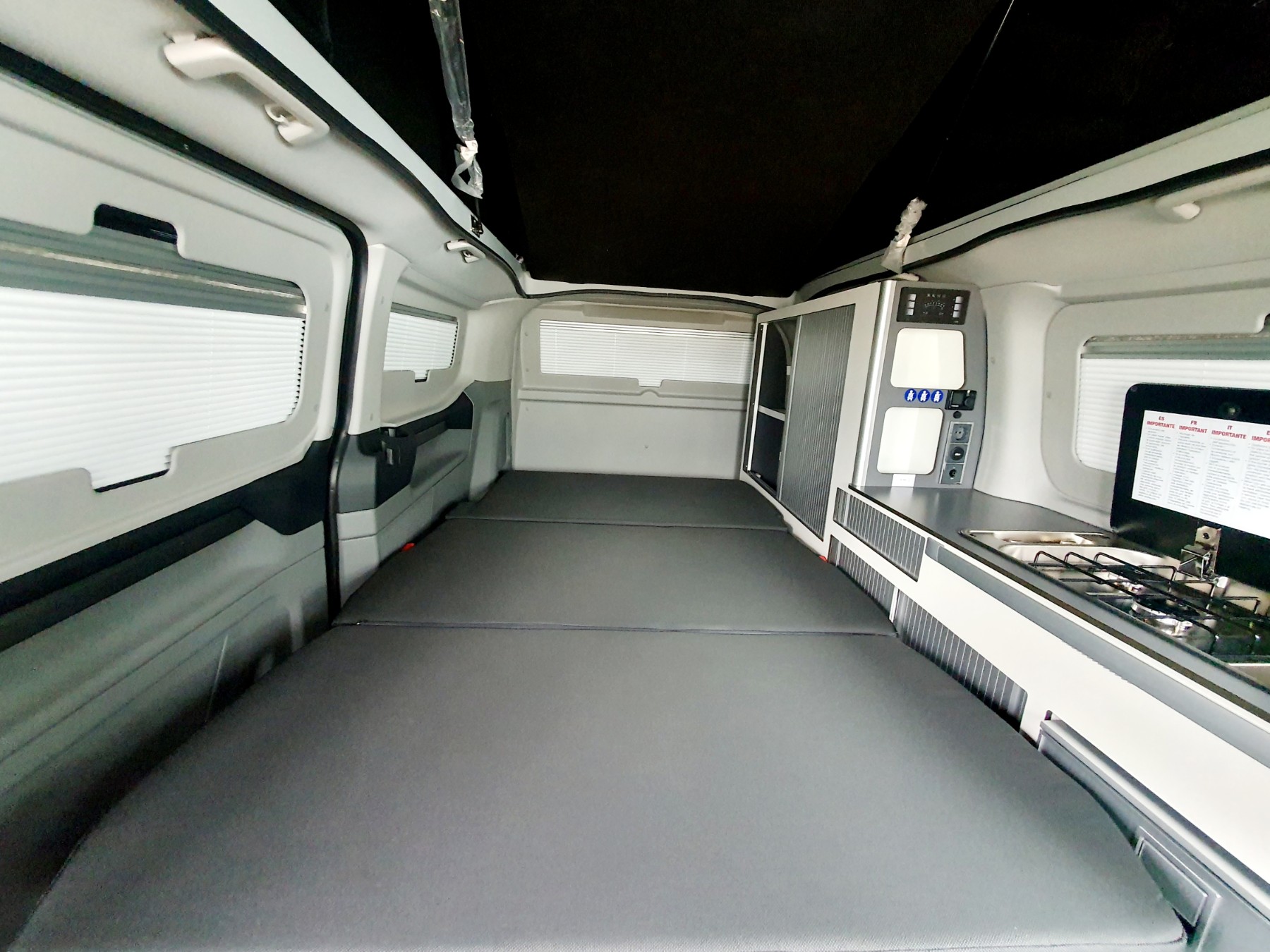 VAN FONT VENDOME AUTOCAMPER