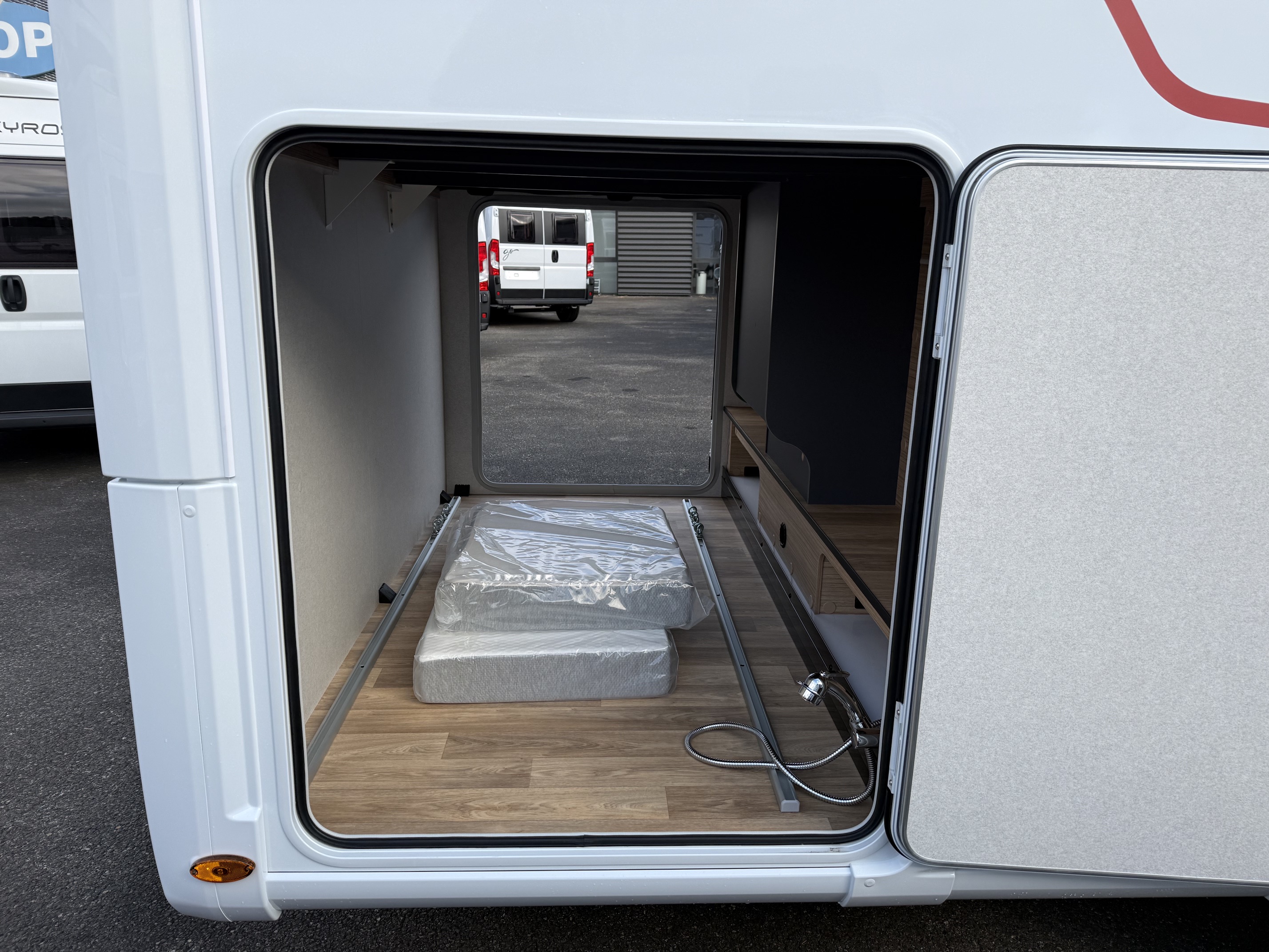 CAMPING CAR PILOTE G740 FGJ EVIDENCE