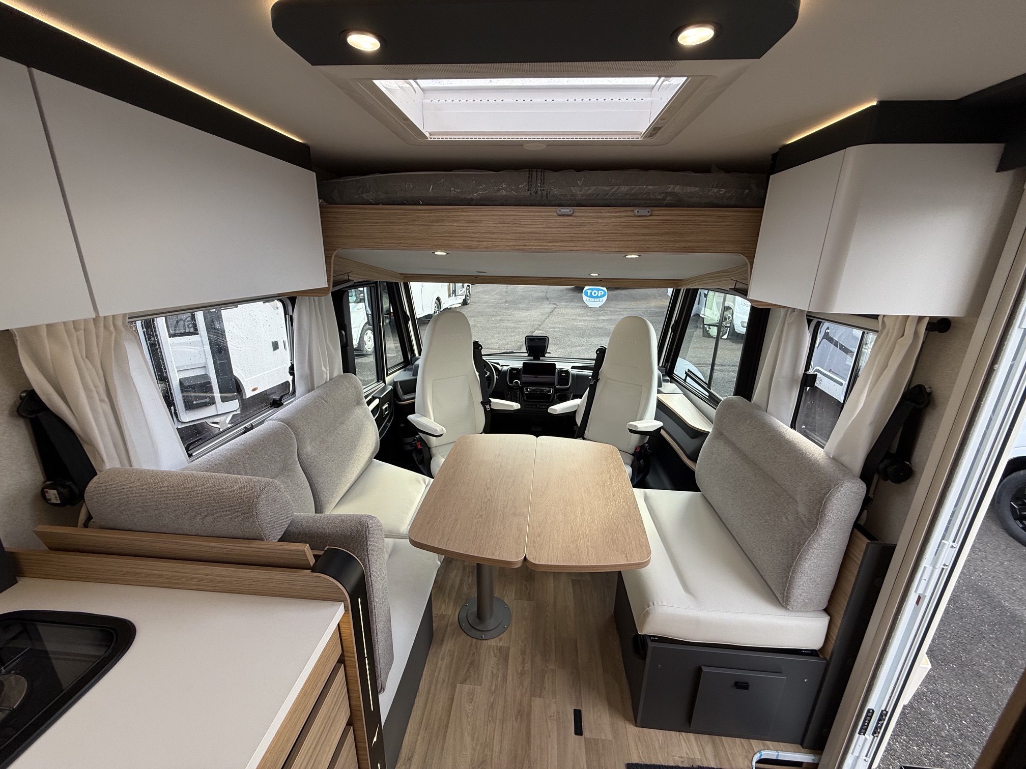 CAMPING CAR PILOTE G740 FGJ EVIDENCE