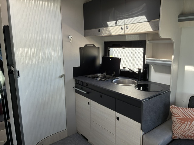 CAMPING CAR CHALLENGER 260 GRAPHITE ULTIMATE