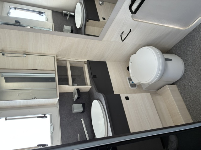 CAMPING CAR CHALLENGER 260 GRAPHITE ULTIMATE