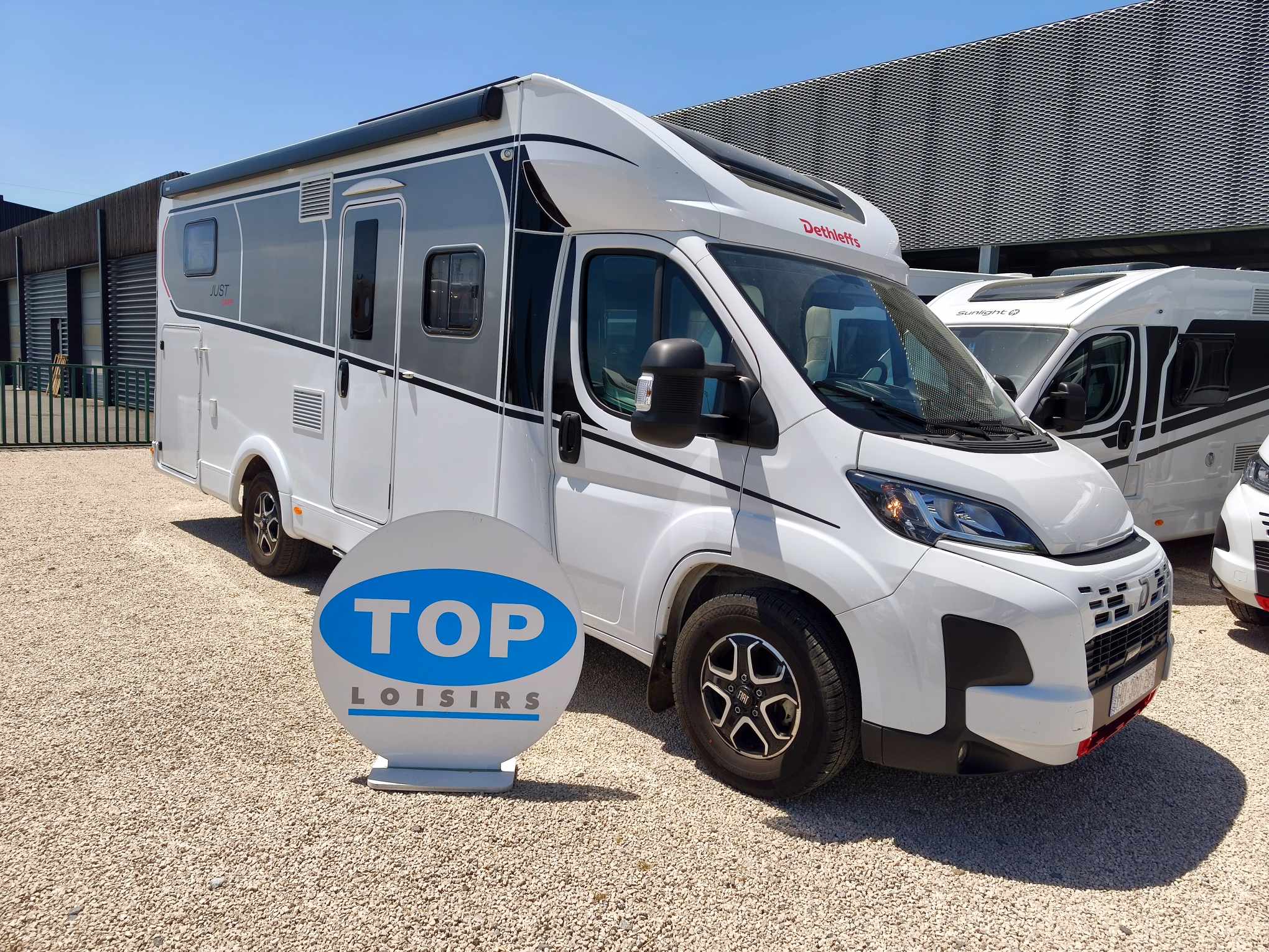 CAMPING CAR DETHLEFFS JUST T 7052 EBL