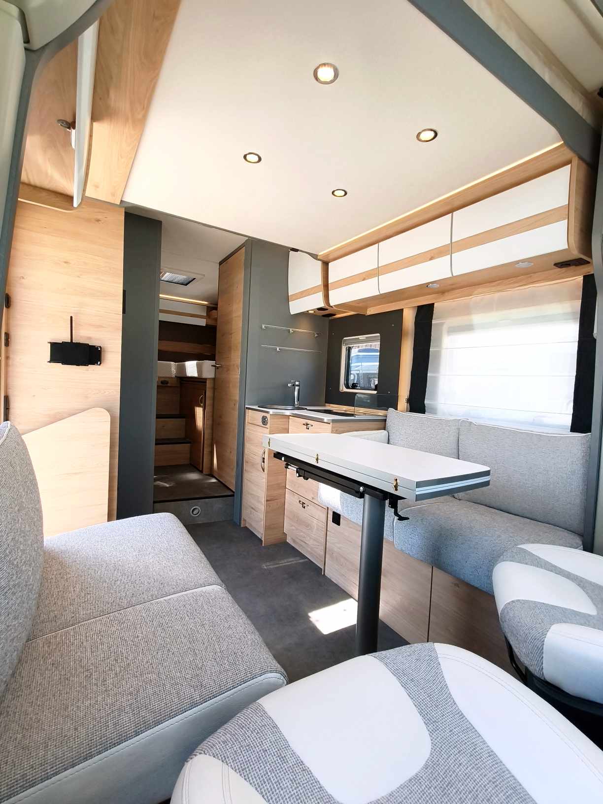 CAMPING CAR DETHLEFFS JUST T 7052 EBL