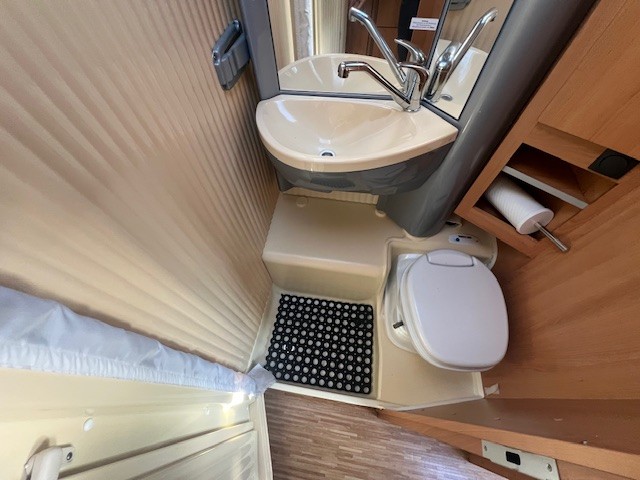 CAMPING CAR DETHLEFFS GLOBEBUS I1