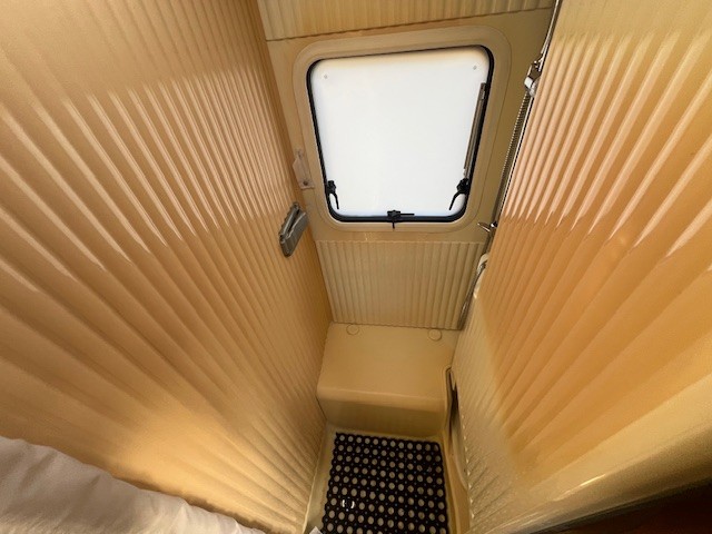 CAMPING CAR DETHLEFFS GLOBEBUS I1