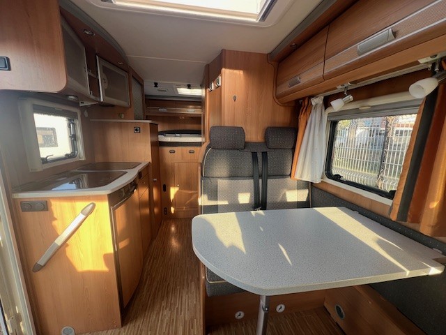 CAMPING CAR DETHLEFFS GLOBEBUS I1