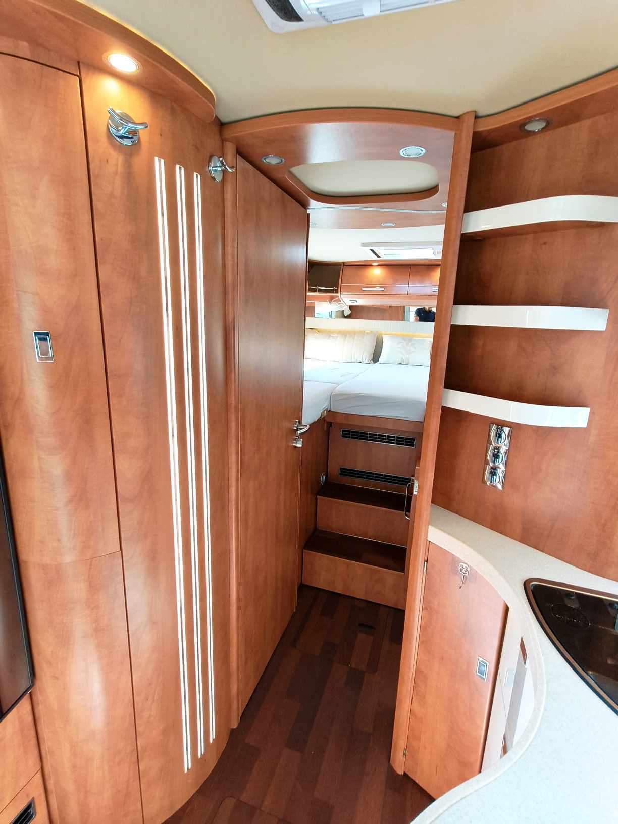 CAMPING CAR CARTHAGO C LINE CHIC 4.9