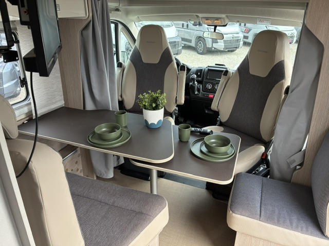 CAMPING CAR BURSTNER NEXXO VAN T 590G