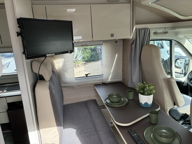 CAMPING CAR BURSTNER NEXXO VAN T 590G